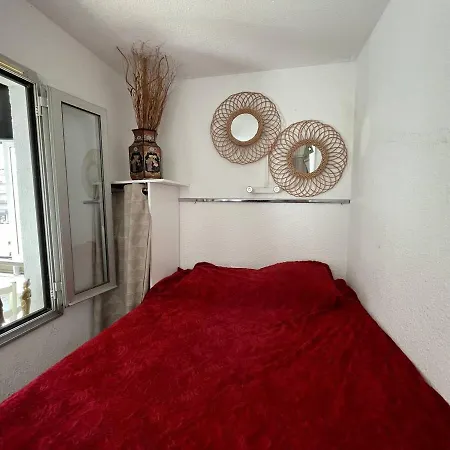 Climatise Avec Parking Securise A St Cyprien - Fr-1-106-97 דירה